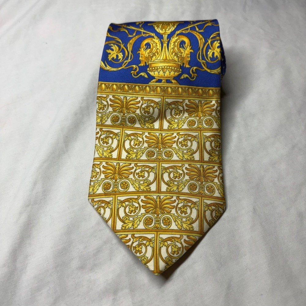 V2 by Versace Mens Silk Tie Blue Gold Baroque Filigree Urn Pattern Made in Italy